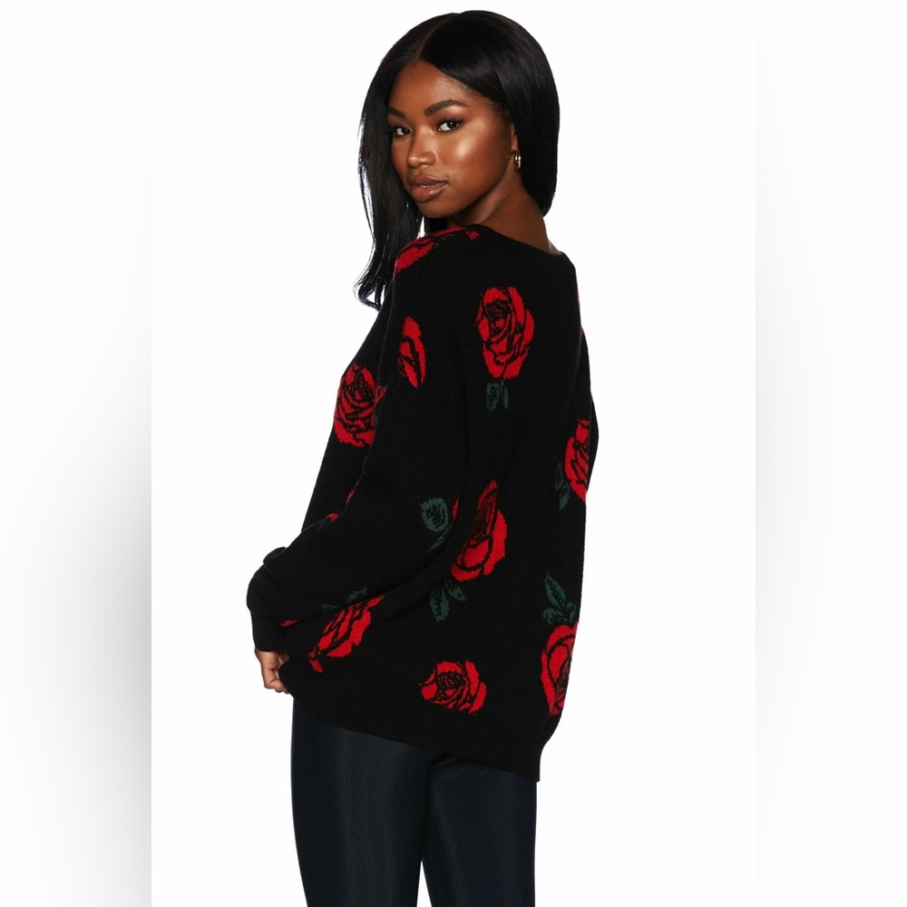 Beach Riot Joey Sweater in Red Roses - Picture 2 of 9